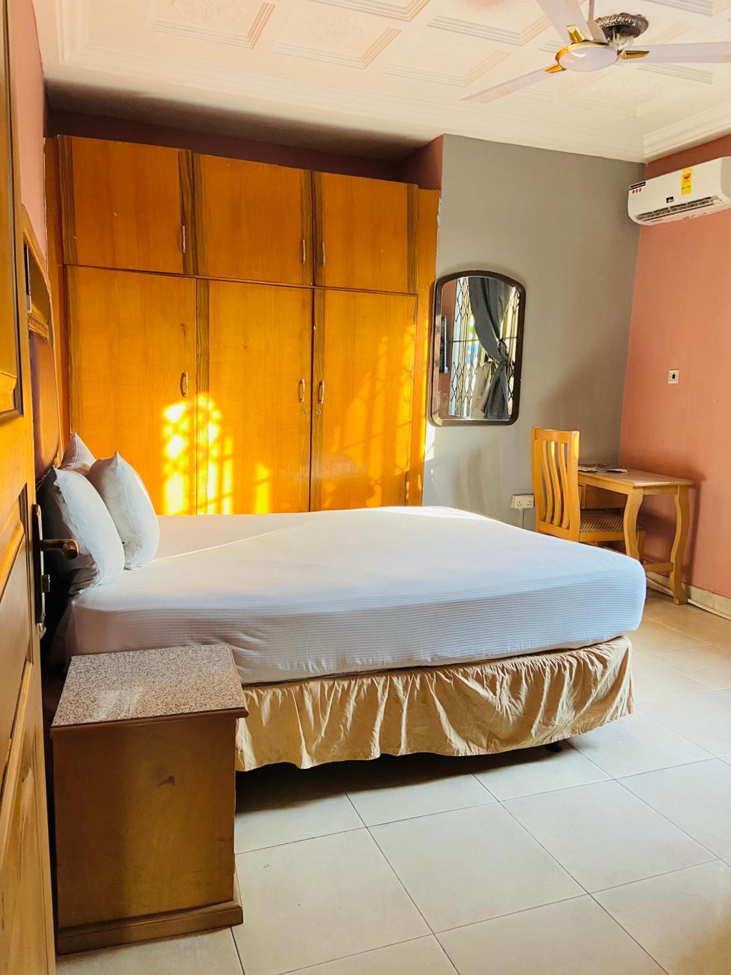 Heaven Gate Hotel Акра Екстериор снимка