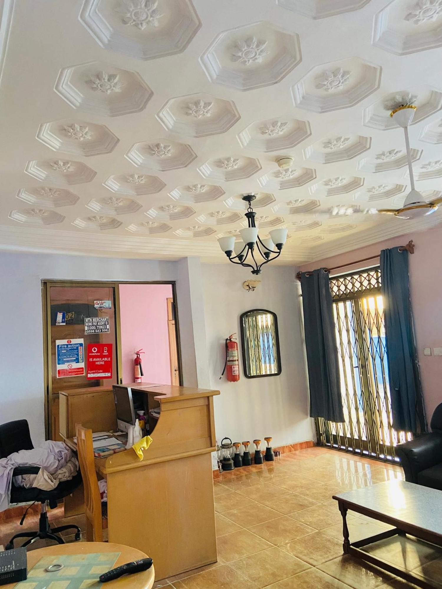 Heaven Gate Hotel Акра Екстериор снимка